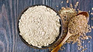 Photo showing a bowl of dry oats